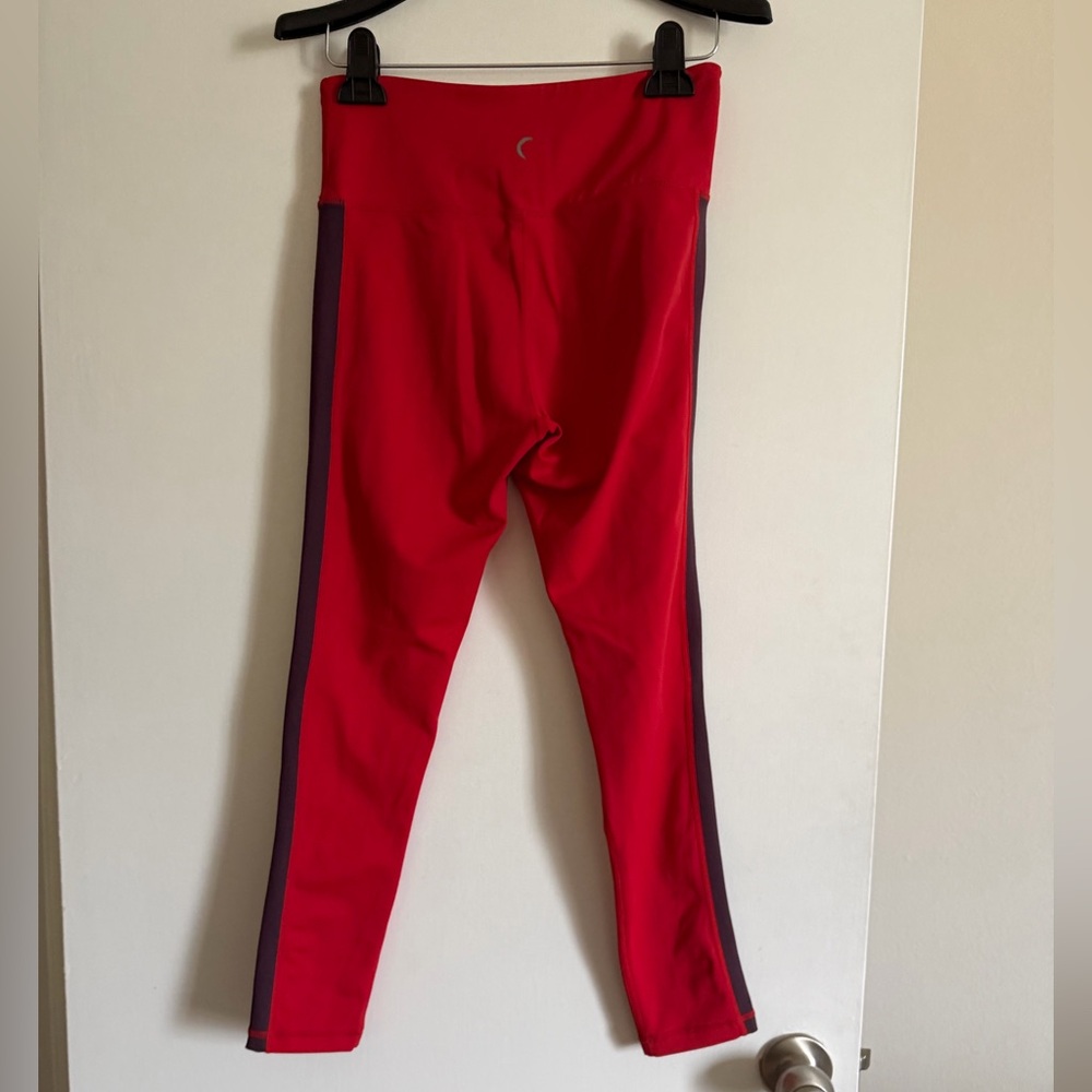 Zyia Active Red Royalty Stripe Light N Tight Hi Rise Crop Leggings size 6/8 EUC - Picture 6 of 8